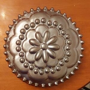 Metal Decorative Cake Pan